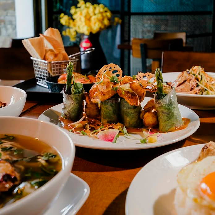 B HOUSE RESTAURANT — 2270 Commercial Drive